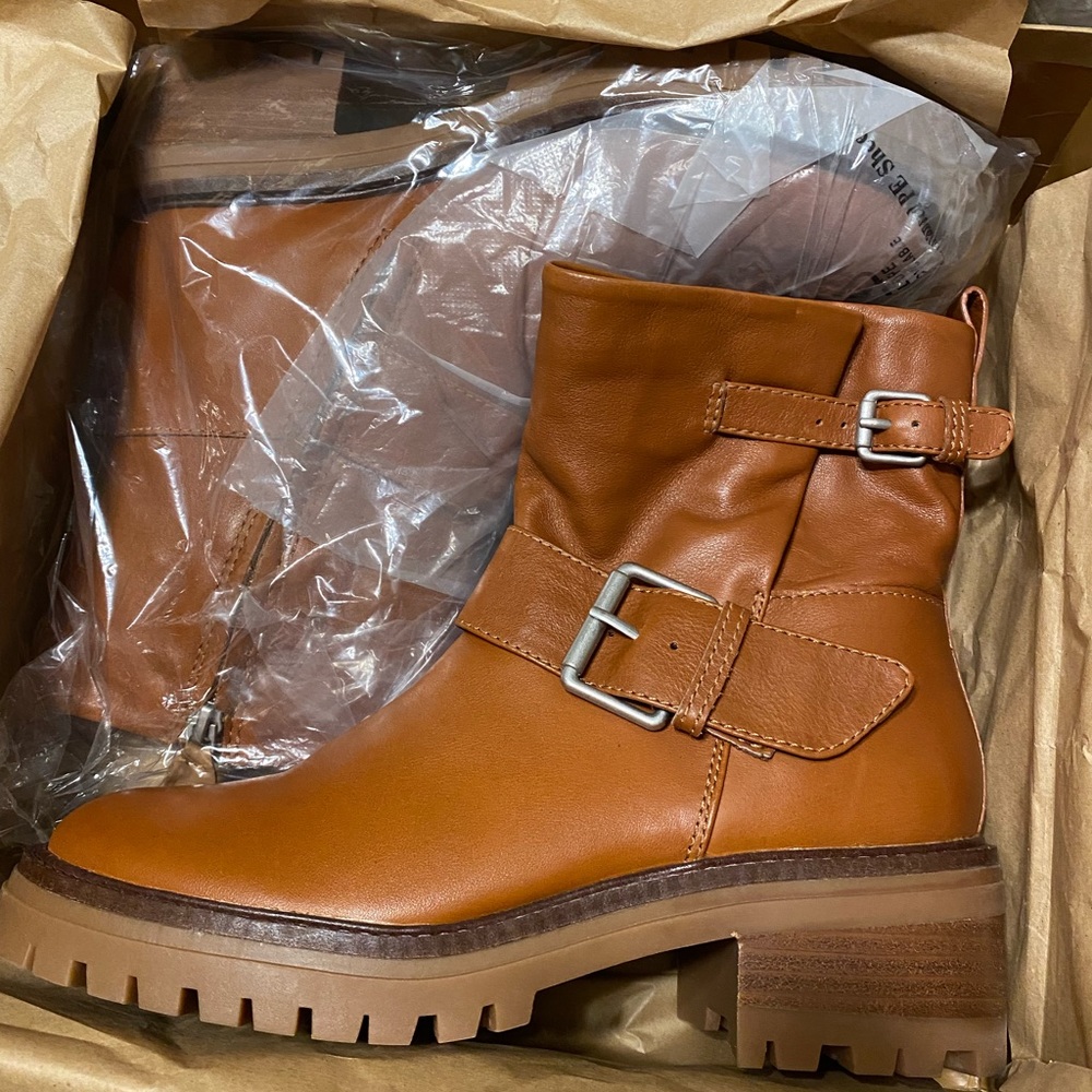 Kenneth Cole Boots (brown)